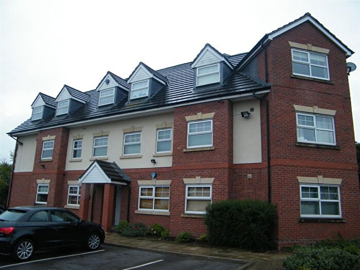 2 Bedroom Flat To Rent In Summer Court, Sale, M33