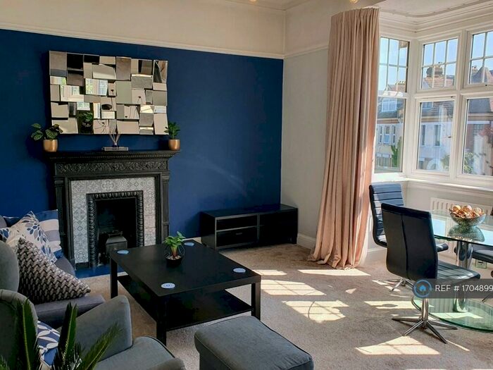 1 Bedroom Flat To Rent In Normanton Road, South Croydon, CR2