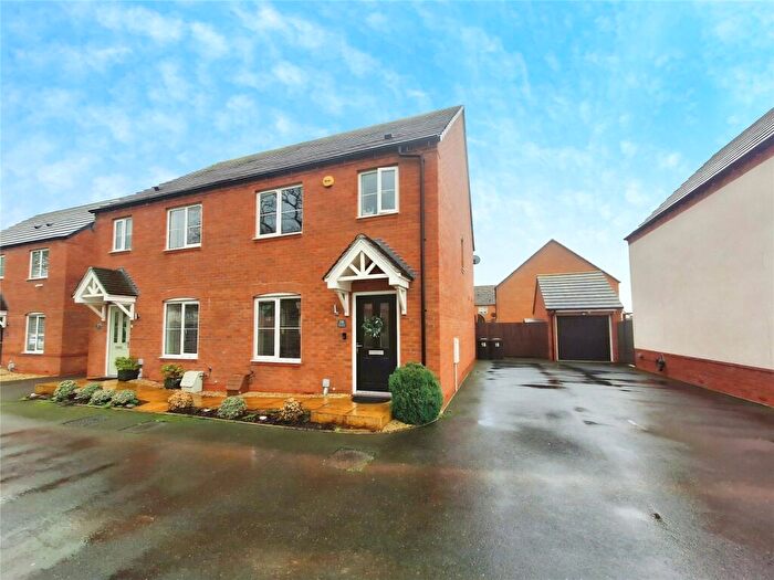 3 Bedroom Semi Detached House For Sale In Duckpond Lane, Nuneaton, Warwickshire, CV10