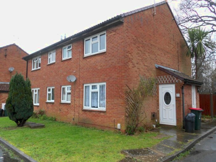 1 Bedroom End Of Terrace House To Rent In Jersey Road, Crawley, RH11