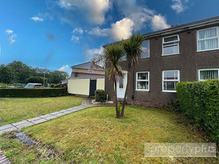 3 Bedroom Semi-Detached House For Sale In Woodland Avenue Porthcawl - Porthcawl, CF35