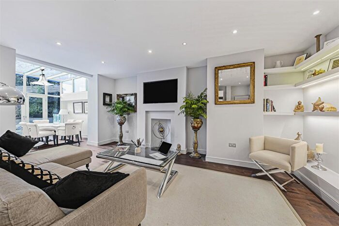 1 Bedroom Flat For Sale In Elgin Avenue, London, W9