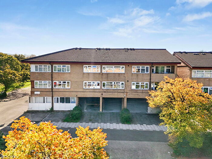 1 Bedroom Flat For Sale In Ramsons Avenue, Conniburrow, Milton Keynes, MK14