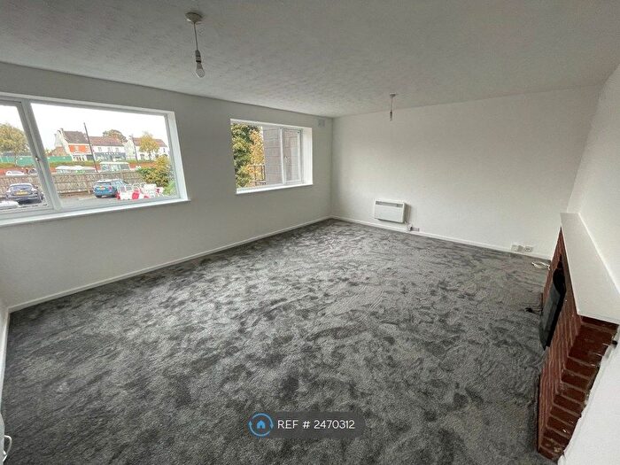 2 Bedroom Flat To Rent In Kingston Court, Cannock, WS11