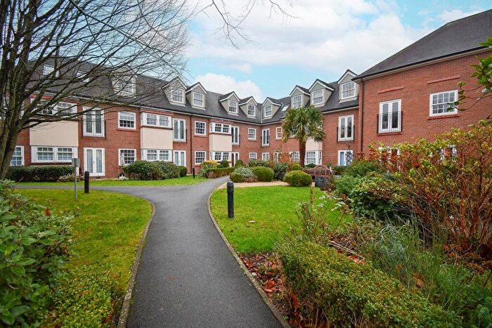 1 Bedroom Flat For Sale In Hinderton Road, Neston, Cheshire, CH64