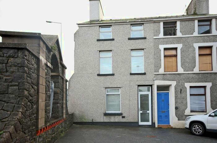 3 Bedroom End Of Terrace House To Rent In Pool Lane, Caernarfon, Gwynedd, LL55