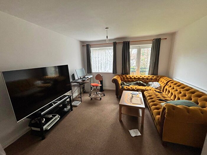 2 Bedroom Flat To Rent In Crown Walk, Wembley, HA9
