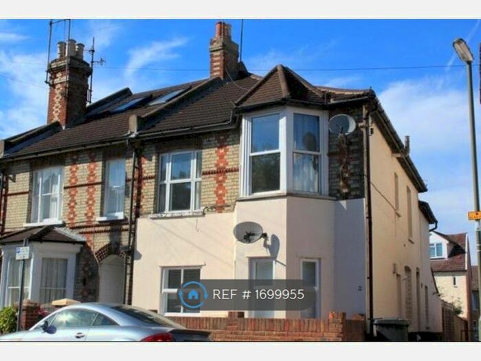 2 Bedroom Maisonette To Rent In Church Road, Guildford, GU1