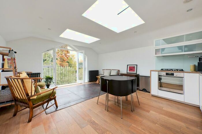 3 Bedroom Apartment To Rent In Anerley Park, Anerley, London, SE20