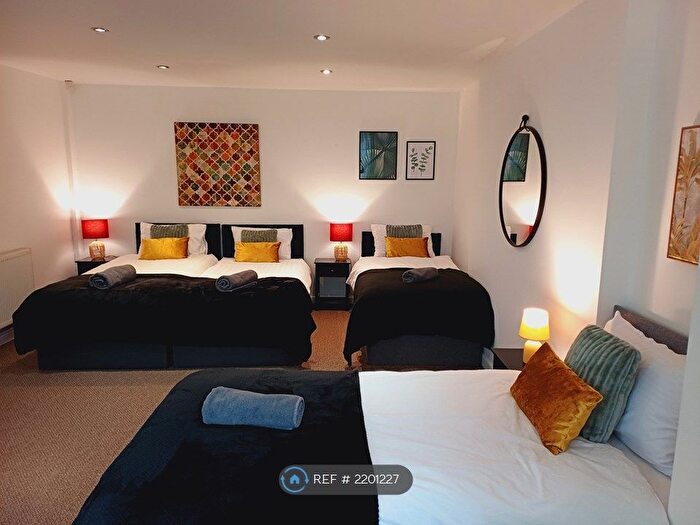 3 Bedroom Flat To Rent In Newsham Drive, Liverpool, L6