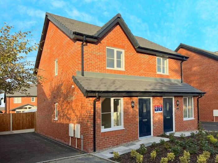 2 Bedroom Semi-Detached House To Rent In Hulme Gardens, Leigh, WN7