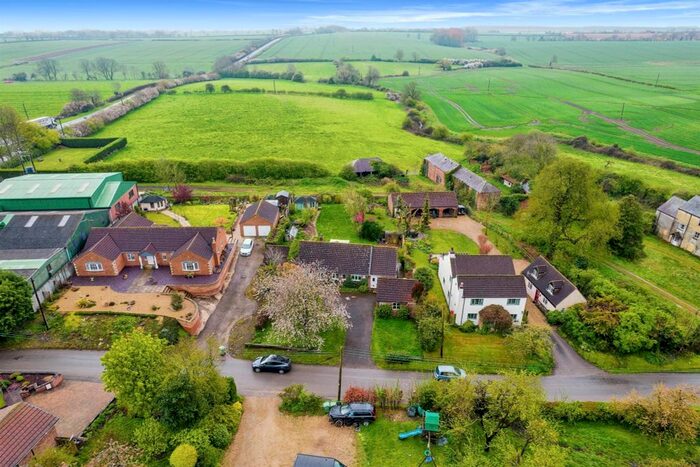 3 Bedroom Detached Bungalow For Sale In Temple Road, Aslackby, Sleaford, NG34