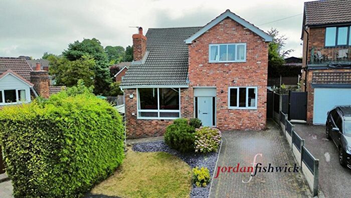 4 Bedroom Detached House For Sale In Vine Close, Macclesfield, SK11