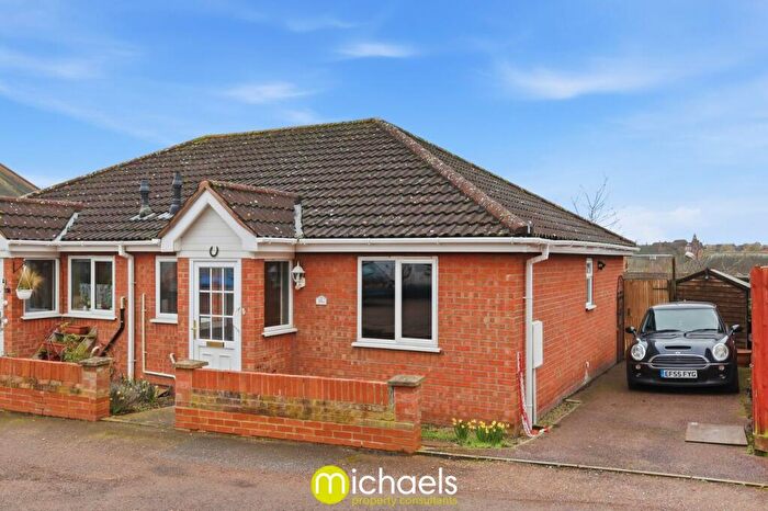 2 Bedroom Semi-Detached Bungalow For Sale In Harwich Road, Colchester, CO4