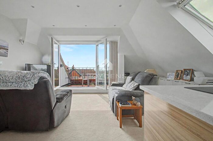 1 Bedroom Apartment To Rent In Seagrove, Harold Road, CO13