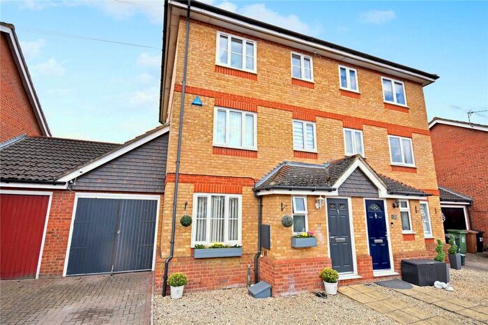 4 Bedroom Semi-Detached House To Rent In Dagdale Drive, Didcot OX11