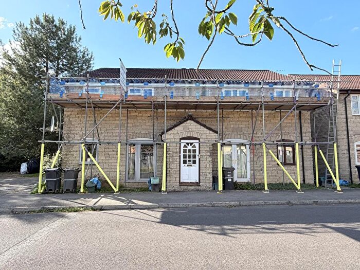 2 Bedroom Flat For Sale In Cavalier Way, Wincanton, BA9