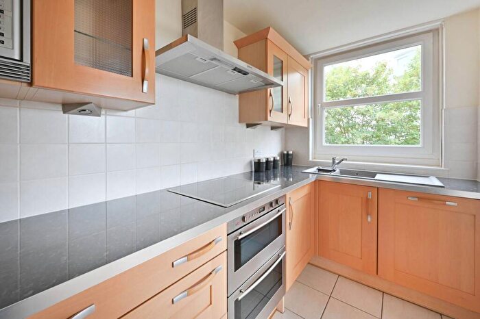 2 Bedroom Flat For Sale In High Ashton, Kingston, Kingston Upon Thames, KT2