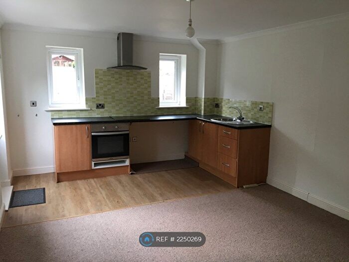 1 Bedroom Flat To Rent In Beacon Close, Ivybridge, PL21