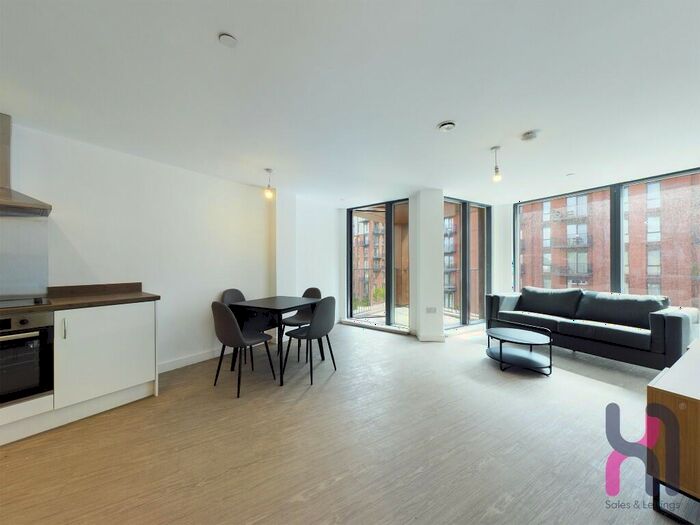 3 Bedroom Apartment To Rent In Oldfield Road, Manchester, Greater Manchester, M5