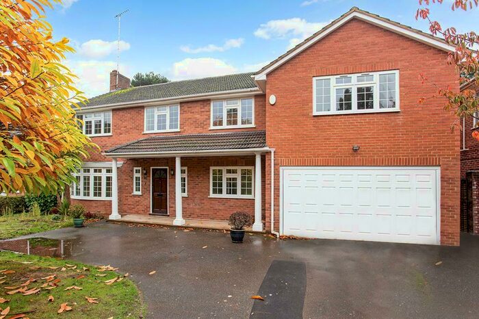 5 Bedroom Detached House To Rent In Cobham, KT11