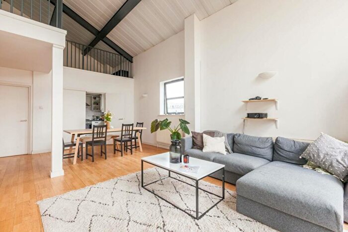 2 Bedroom Flat To Rent In Drysdale Street, Shoreditch, London, N1