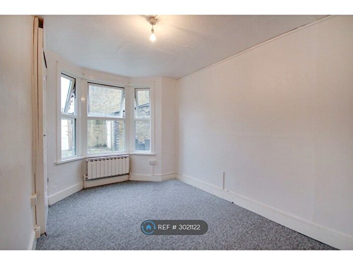 1 Bedroom Flat To Rent In Queens Road, London, E17