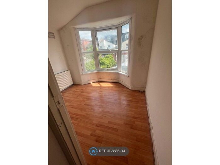 3 Bedroom Flat To Rent In Gwendoline Avenue, London, E13