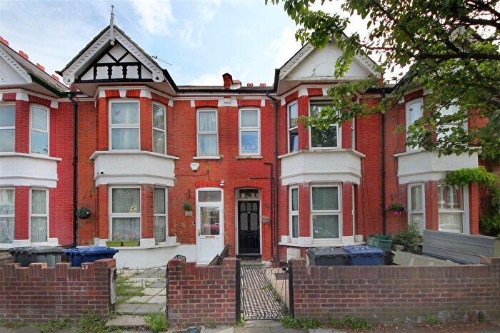 2 Bedroom Flat To Rent In St. Kilda Road, London, W13