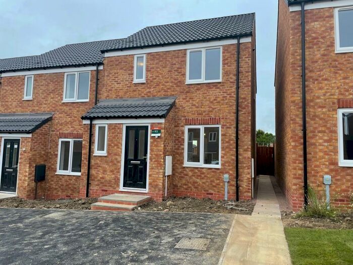 3 Bedroom Semi-Detached House To Rent In Beamlight Road, Eastwood, NG16