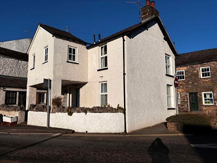 2 Bedroom Cottage For Sale In Main Street, Sedbergh, LA10