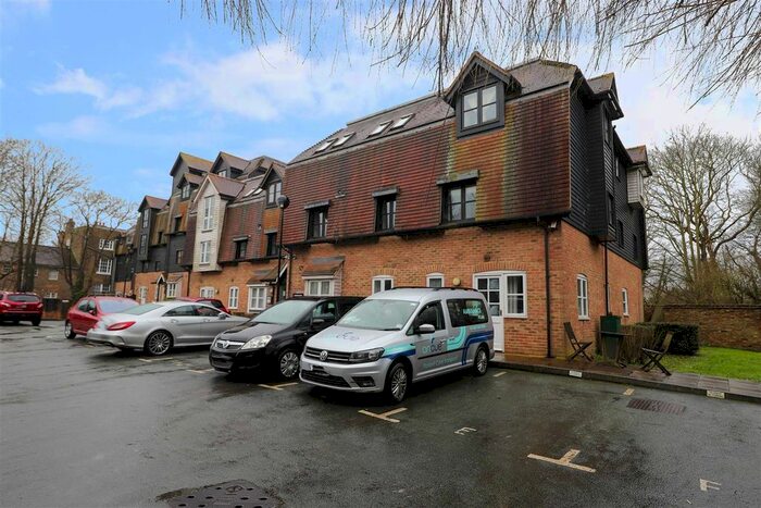 2 Bedroom Flat To Rent In Thorney Mill Road, West Drayton, UB7