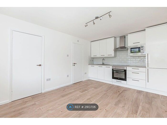 1 Bedroom Flat To Rent In South Birkbeck Road, London, E11
