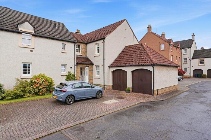 2 Bedroom Flat For Sale In / Craigcrook Road, Blackhall, Edinburgh, EH4