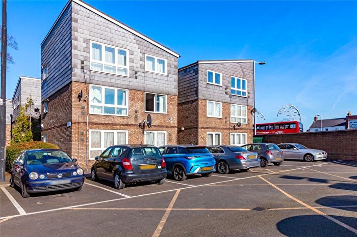 1 Bedroom Apartment For Sale In Bateman Close, Barking, IG11