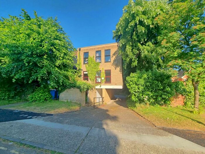 1 Bedroom Apartment To Rent In Bowthorpe Close, Ipswich, IP1