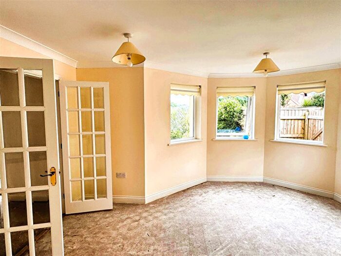 2 Bedroom Property To Rent In Keysfield Road, Paignton, TQ4