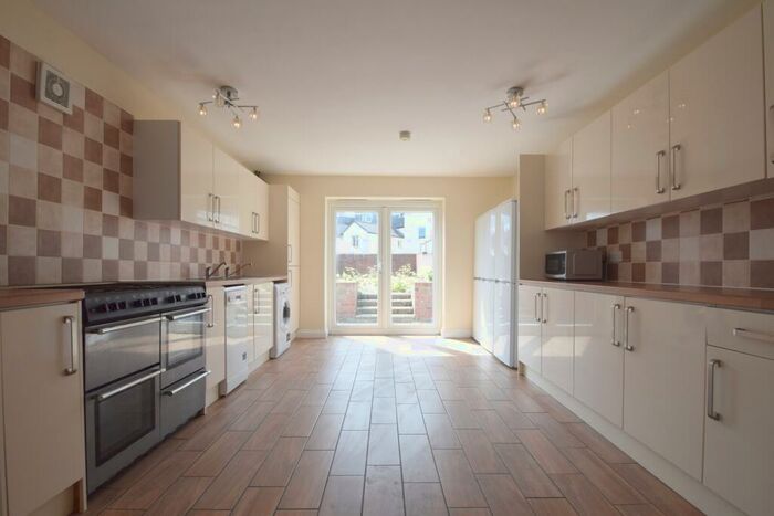 8 Bedroom House To Rent In Wyeverne Road, Cathays, CF24