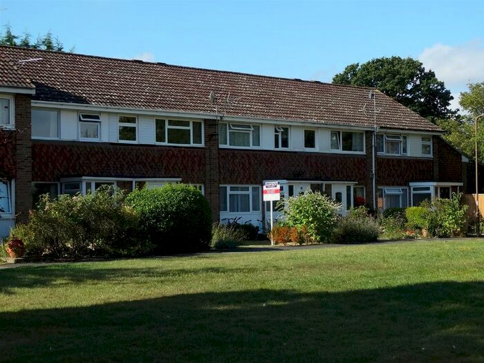 3 Bedroom Terraced House To Rent In Stanley Close, Staplehurst, Tonbridge, TN12