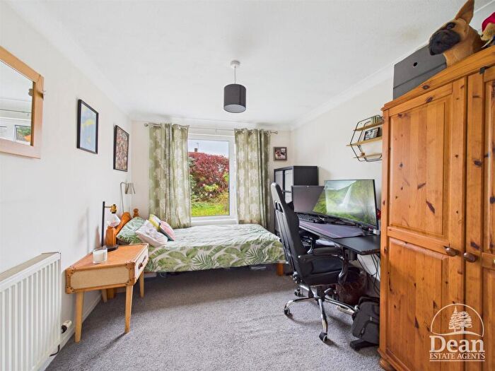 2 Bedroom Detached Bungalow For Sale In Oakhill Road, Mitcheldean, GL17