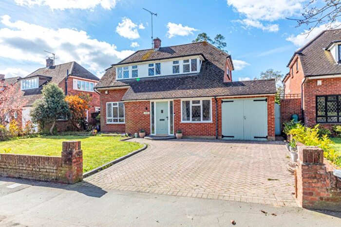 3 Bedroom Detached House For Sale In Coldharbour Road, Pyrford, Surrey, GU22