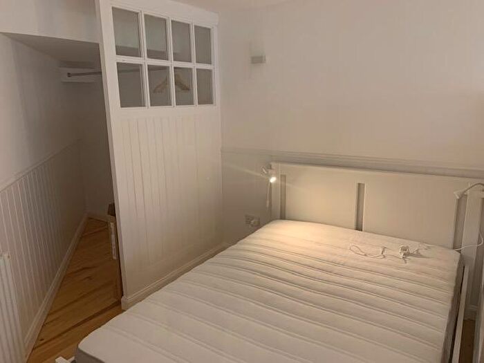 1 Bedroom Flat To Rent In Douglas Gardens Mews, West End, Edinburgh, EH4