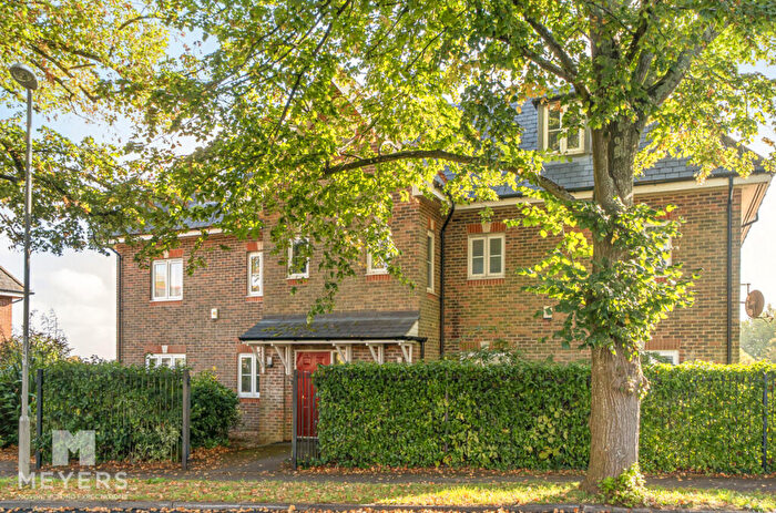 3 Bedroom Flat For Sale In Poets Way, Dorchester, DT1
