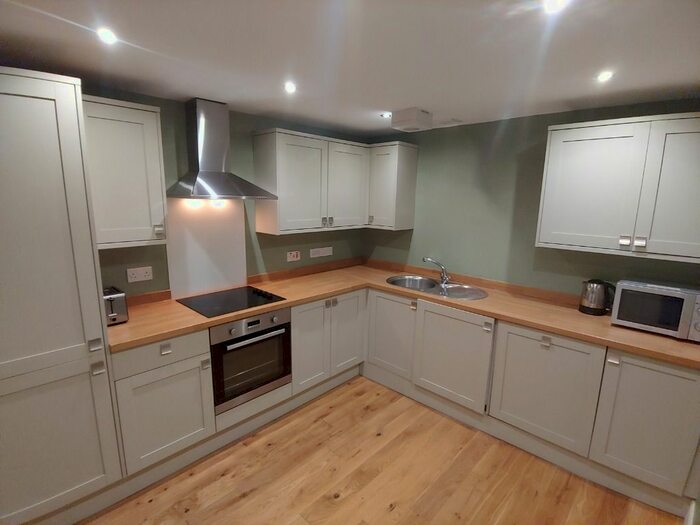 3 Bedroom Flat To Rent In Forrest Road, Newington, Edinburgh, EH1