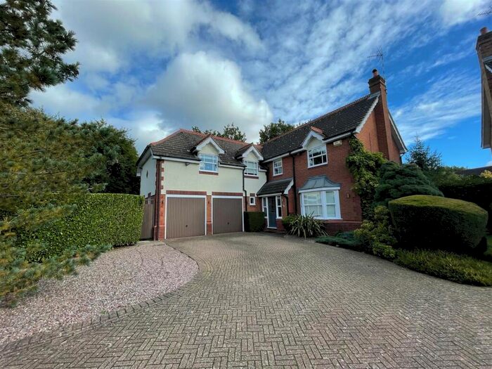 5 Bedroom Detached House To Rent In Whitefields Gate, Solihull, West Midlands, B91