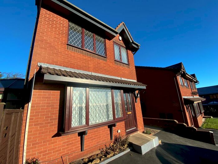3 Bedroom House To Rent In Haven Mount, Leeds, LS16