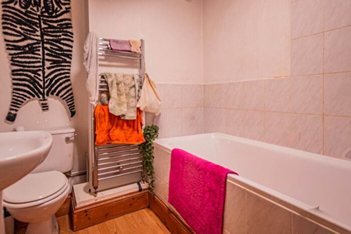 2 Bedroom Flat To Rent In Gloucester Road, Bishopston, BS7