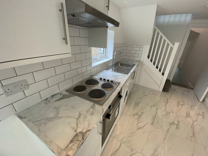 3 Bedroom Flat To Rent In Three Bedroom, Three Bathroom Apartment In, E10