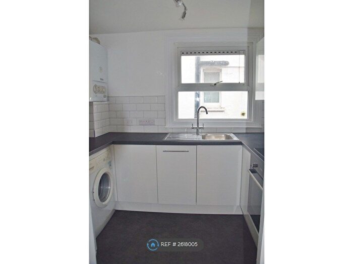 1 Bedroom Flat To Rent In Greencroft Gardens, London, NW6