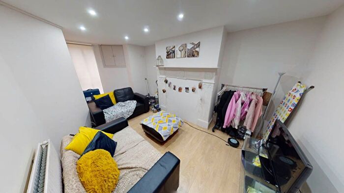 2 Bedroom Semi Detached House To Rent In C St. Michaels Road, Leeds, LS6